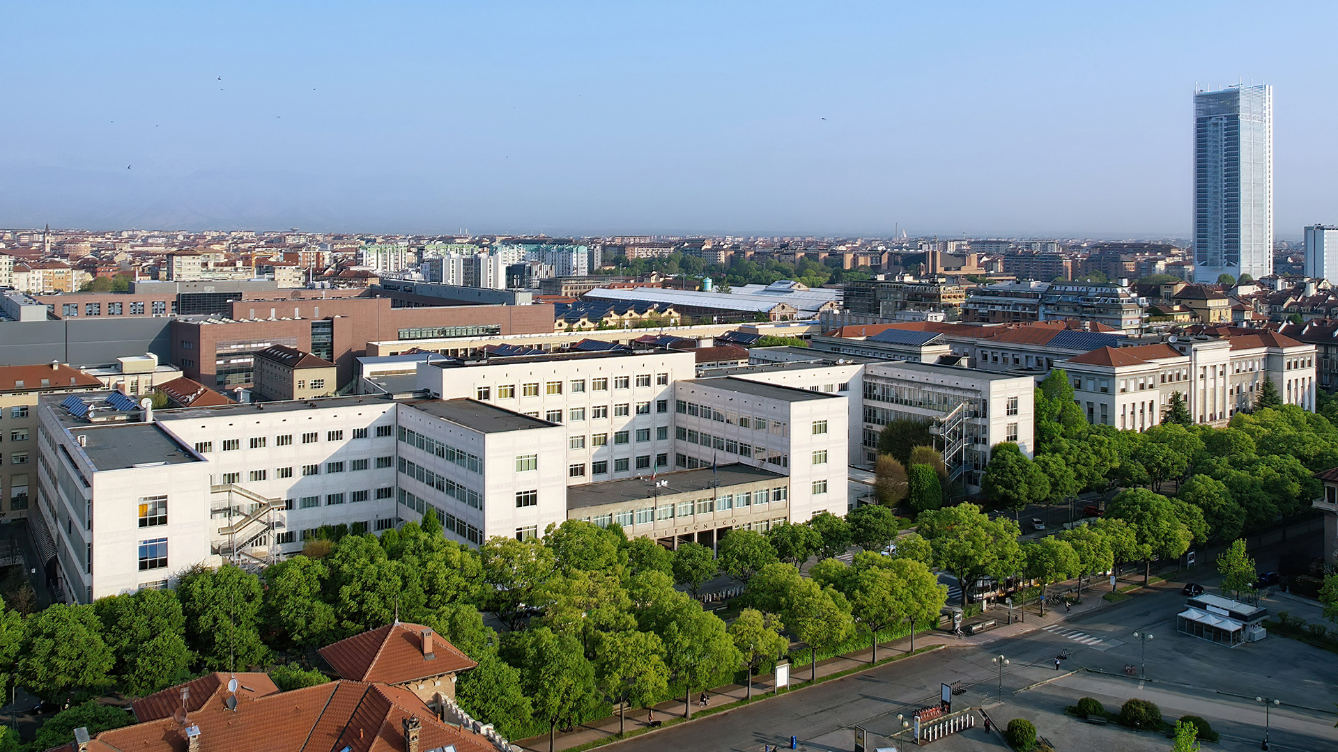 Foto della sede centrale del Politecnico vista dall'alto