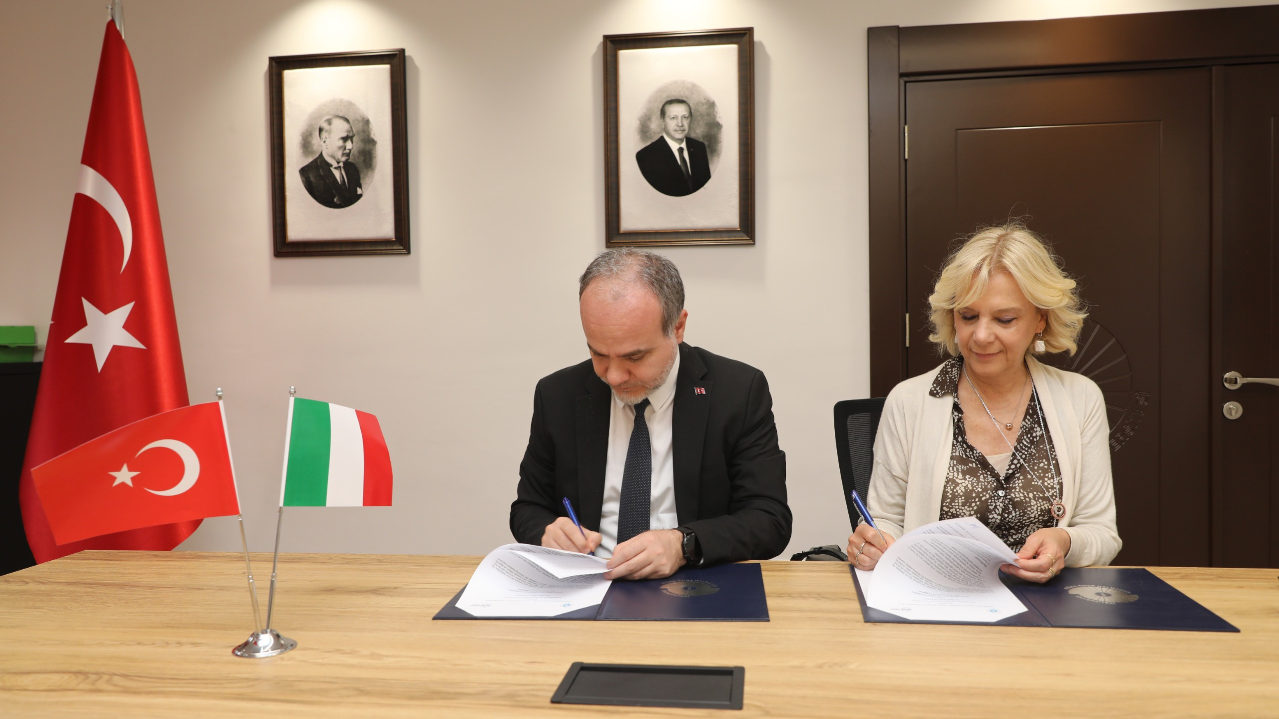 Firma-MOU-PoliTO-NidgeUniversity-copertina.jpg