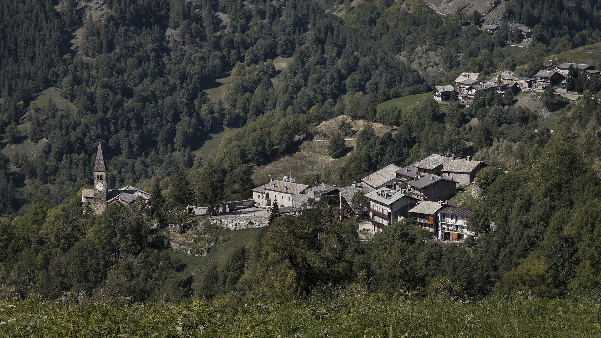 Foto del borgo di Elva - da Wikipedia