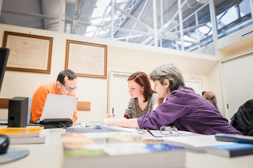 Discussione tra docenti - DIST