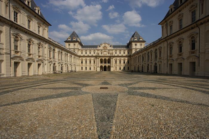 Castello del Valentino_cortile