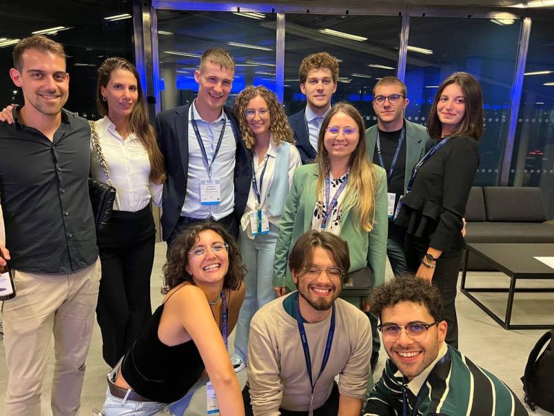 Studenti e studentesse del Team S55