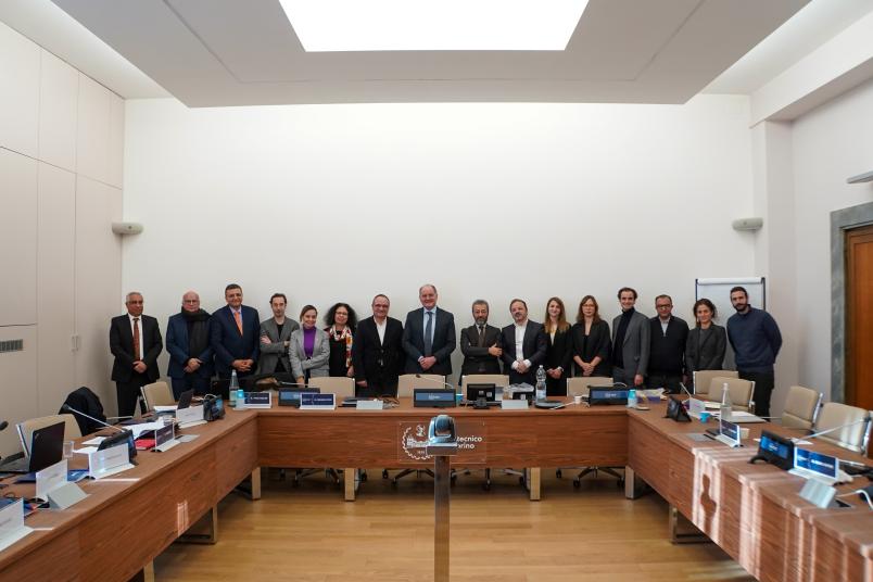 Foto di gruppo con i partecipanti al seminario organizzato dalla Cattedra Jean Monnet