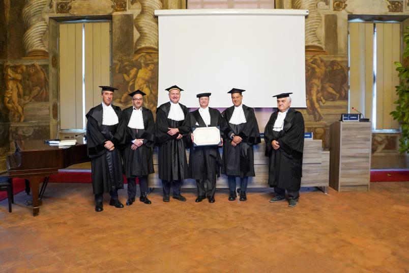 Laurea Honoris Causa a Enrico Ghella