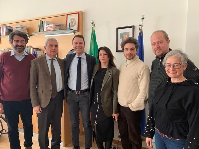 Foto di gruppo per i partecipanti all'incontro con IISBE Italia