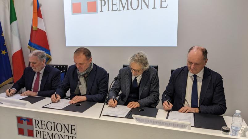 Rettori dei quattro atenei piemontesi durante la firma dell'accordo