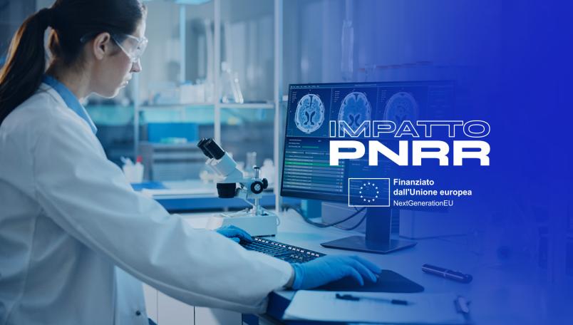 Foto di un medico che consulta risultati di analisi al computer con grafica pnrr sovrapposta