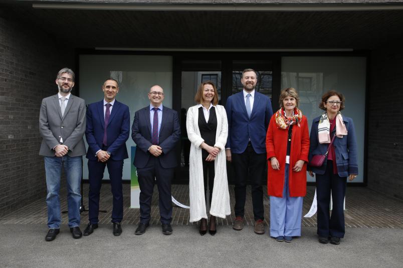 Foto di gruppo per i responsabili scientifici e per i vertici degli enti coinvolti nell'infrastruttura