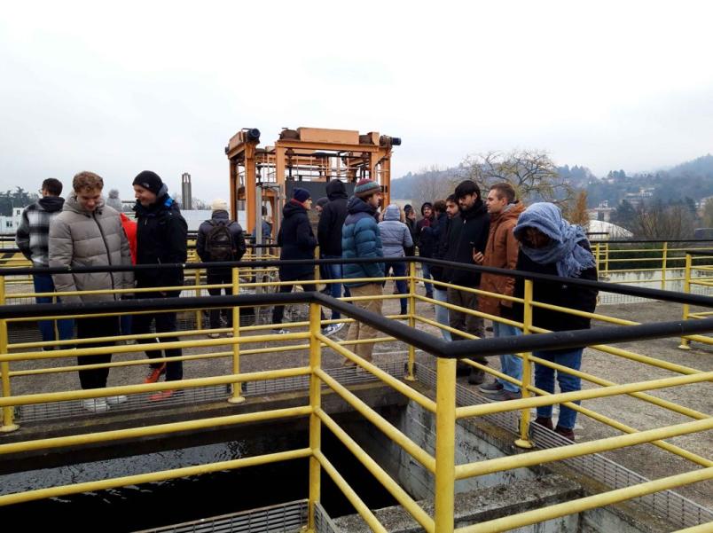 Studenti in visita all'impianto di potabilizzazione SMAT