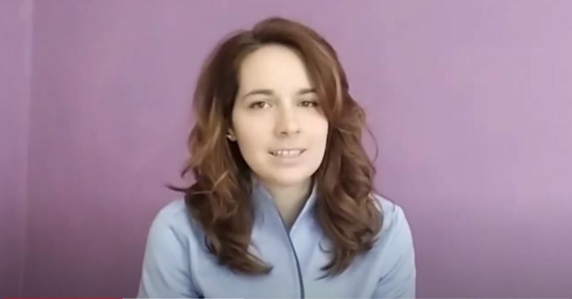 Primo piano dell'intervistata a Giulia Pelati