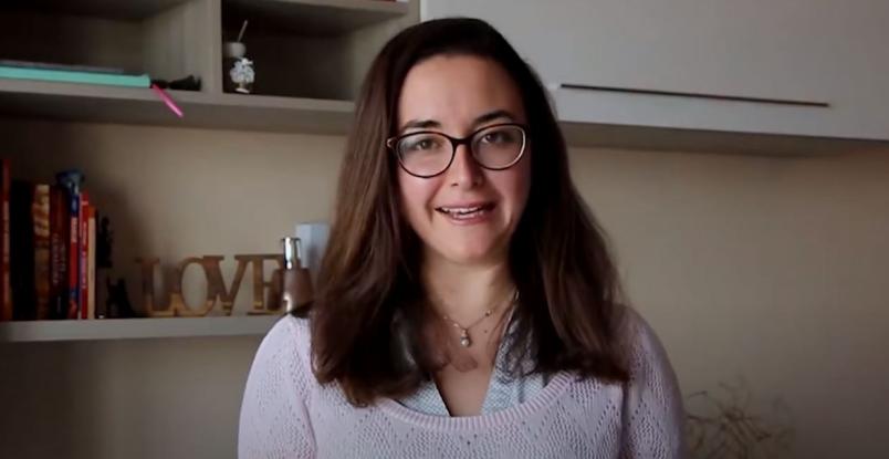 Primo piano dell'intervistata a Paola Nanni