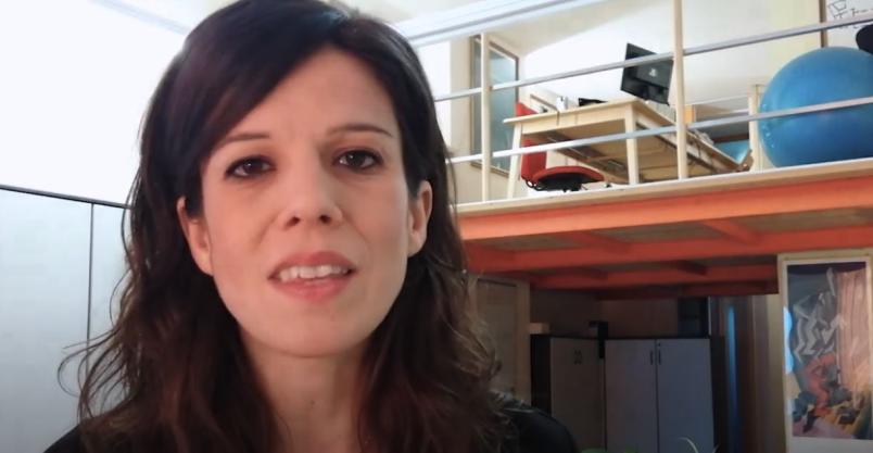 Primo piano dell'intervistata a Silvia Onidi