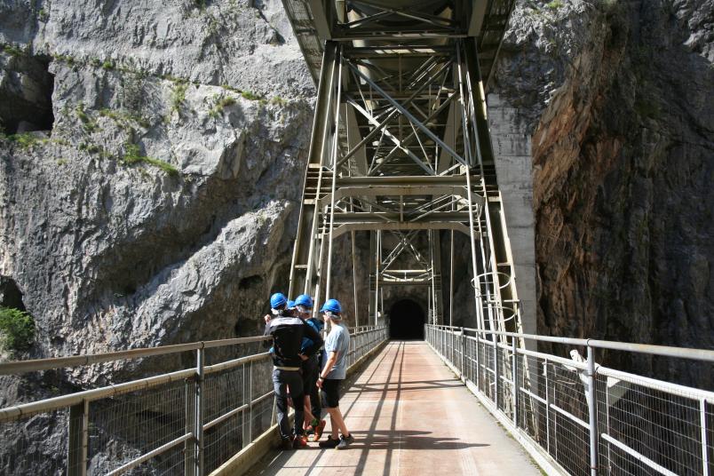 Studenti in visita alla Diga del Vajont