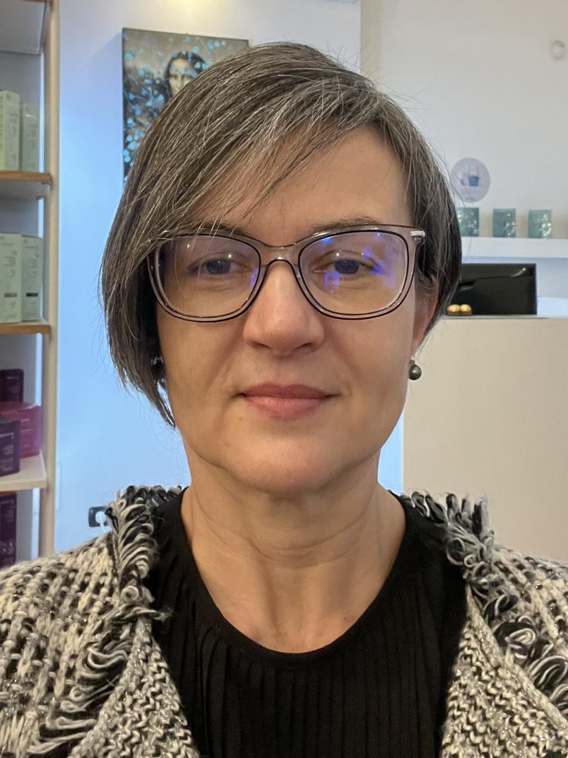 photo of Prof. Lozej Archer