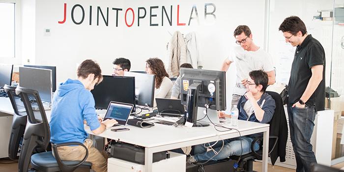 ufficio con personale