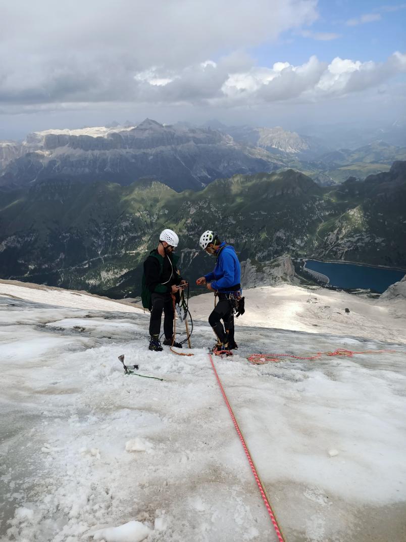 22 Rilievi nel Ghiacciaio della Marmolada nell'agosto 2024 di UniPadova, UniParma e OGS-Trieste (Foto A.Bondesan-Unipd)(1).jpg