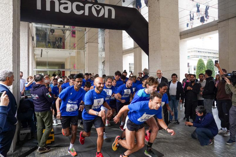 Foto degli atleti alla partenza della corsa