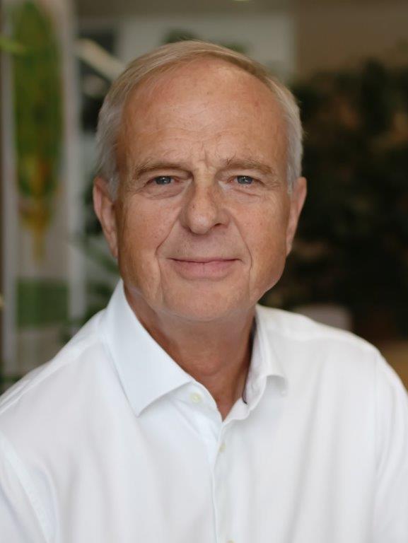 photo of prof. Solar
