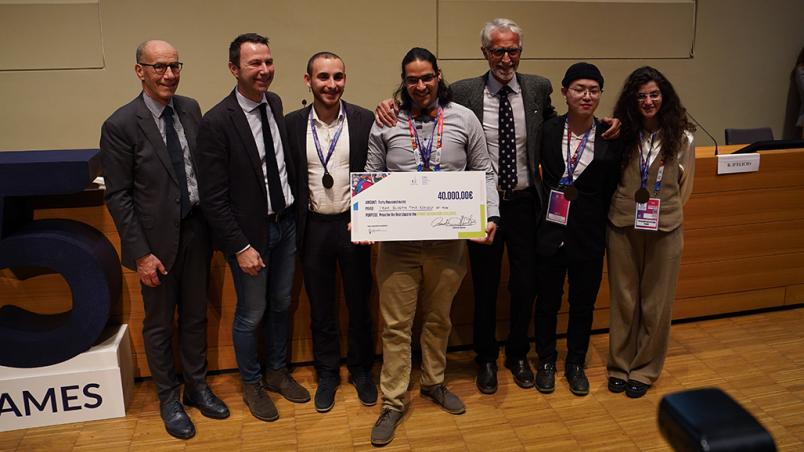 Il Team premiato con il Rettore Corgnati e i presidenti FISU e CUS