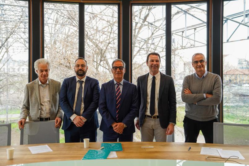 da sinistra: il Vicerettore Pirri, L'AD Beccuti, il Presidente Portas, il Rettore Corgnati e il Direttore Operativo Damosso 