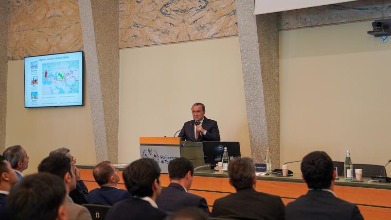 Il Presidente Rozukulov nel corso della sua Lectio