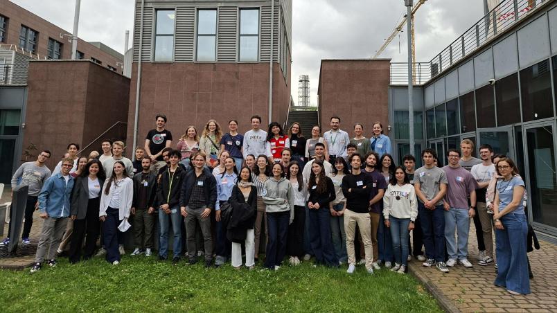 Foto di gruppo per i partecipanti all'evento