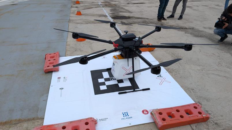 Foto del drone per il traporto organi