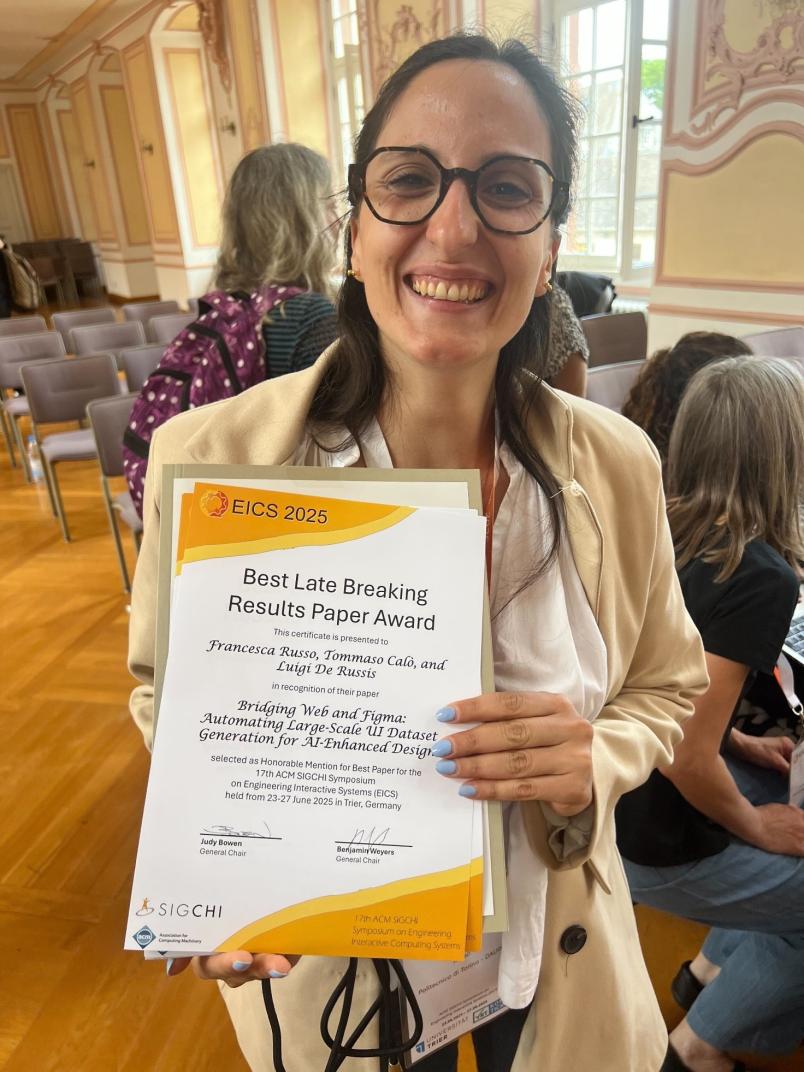 Francesca Russo with her award