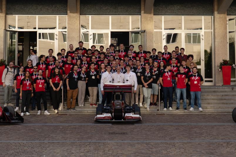 ROLLOUT 2025-fotogruppo.jpg