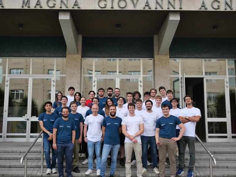 Team-ZEFIRO-foto-gruppo.jpg