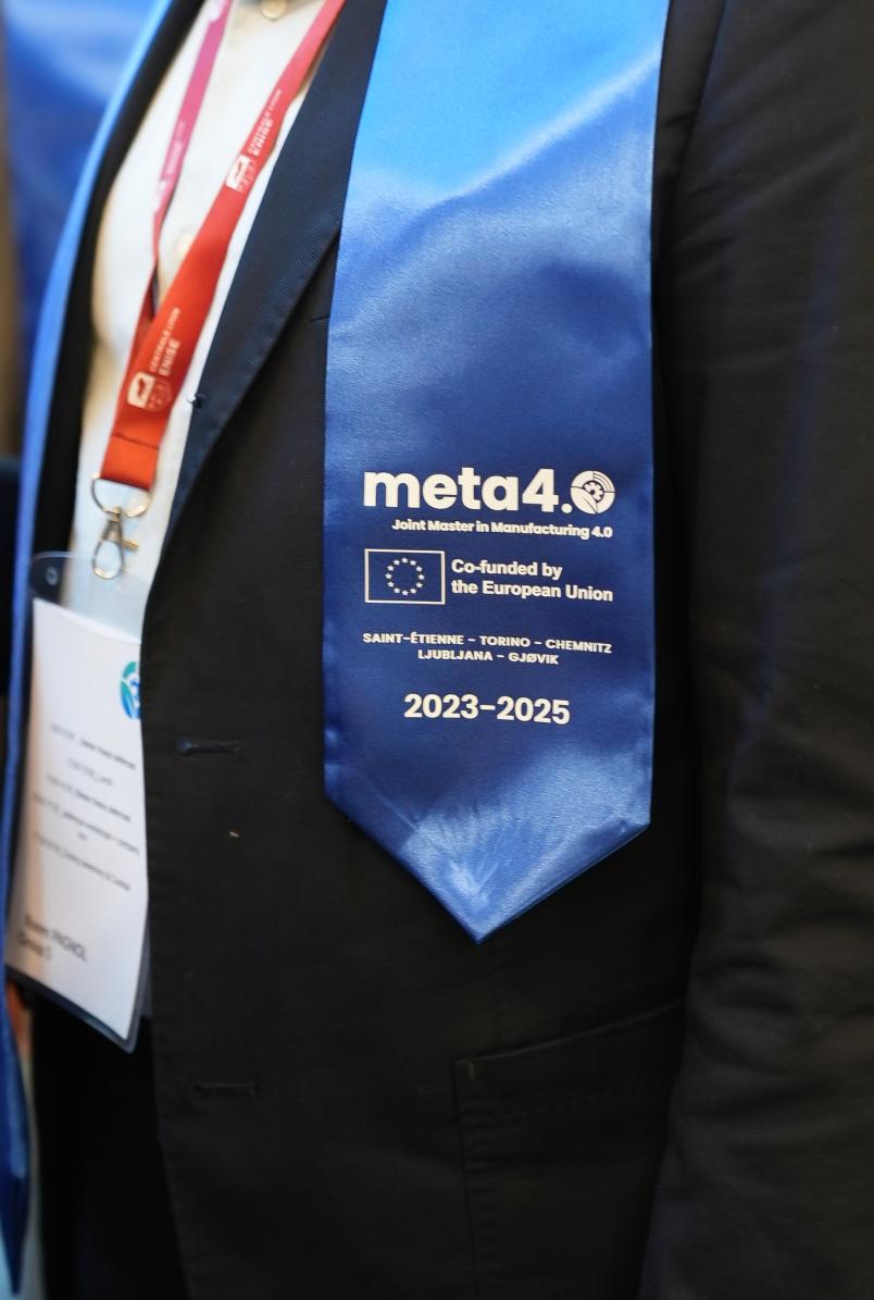 Foto con il logo del corso di laurea