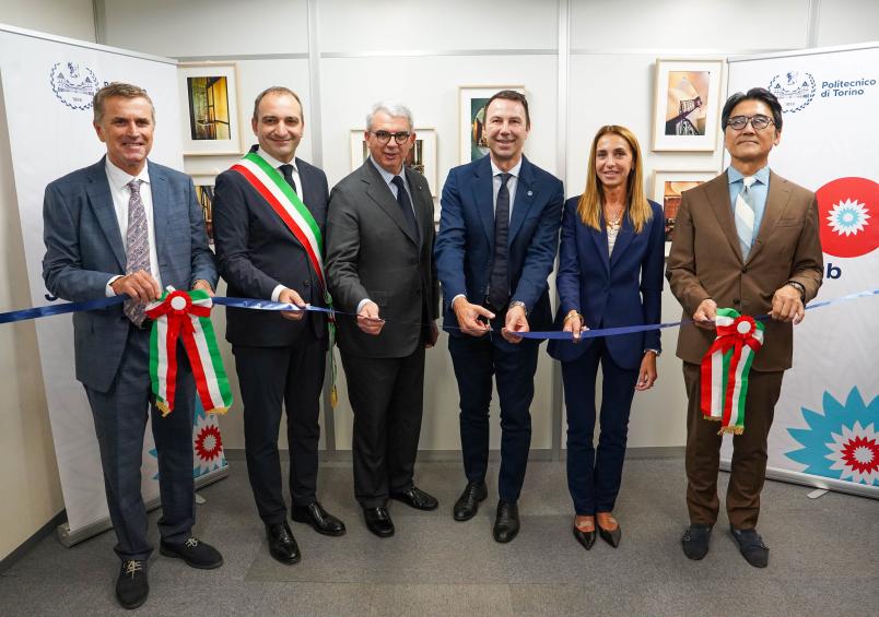 Taglio del nastro ufficio Tokyo