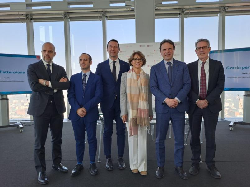 FOTO DI GRUPPO (1) Conferenza stampa Aerospazio.jpeg