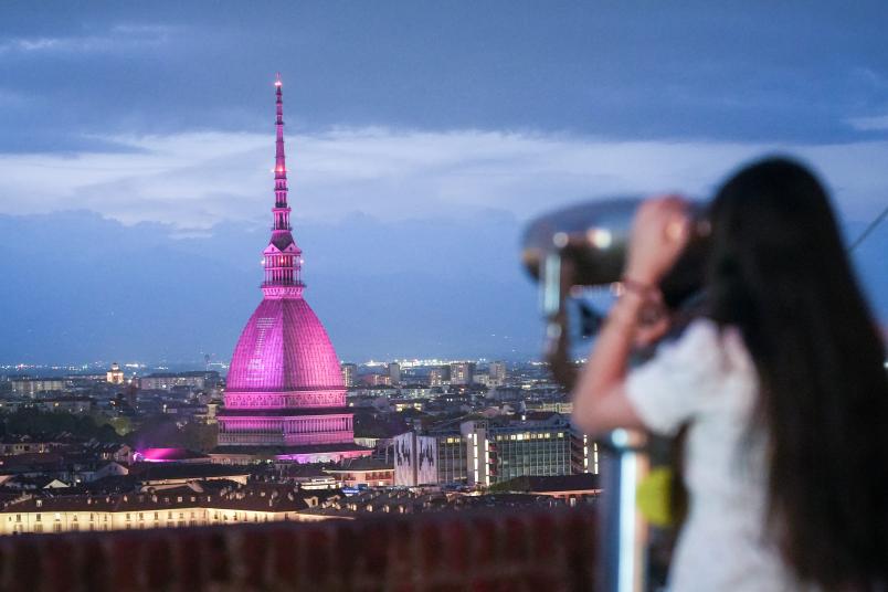 La Mole dipinta da Biennale 