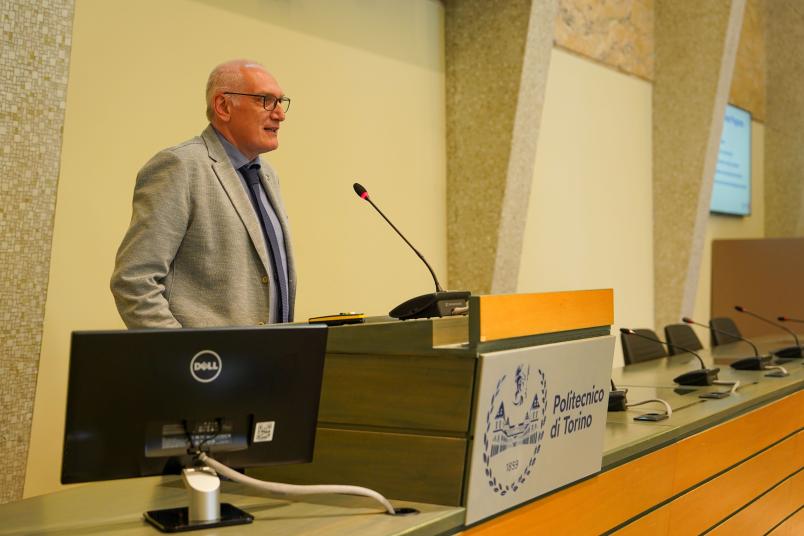 Ad aprire l'incontro, la presentazione del Vicerettore per la Formazione Fulvio Corno
