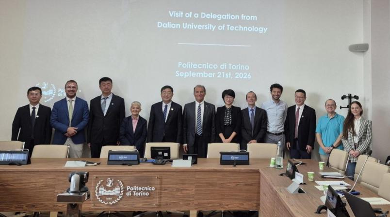 DUT_foto di gruppo.jpg