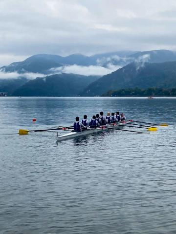 L'equipaggio del Politecnico pronto per la regata contro EPFL Losanna