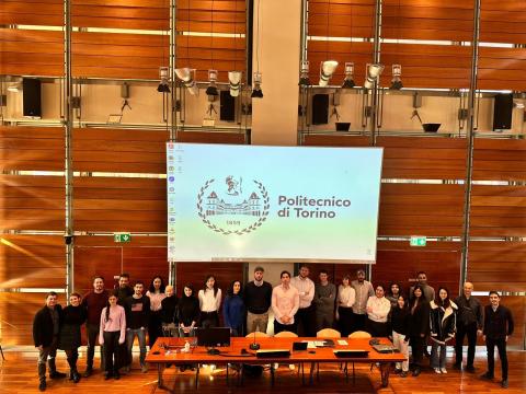 Foto di gruppo per i partecipanti alla challenge