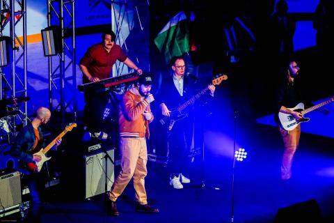Pinguini Tattici Nucleari in concerto