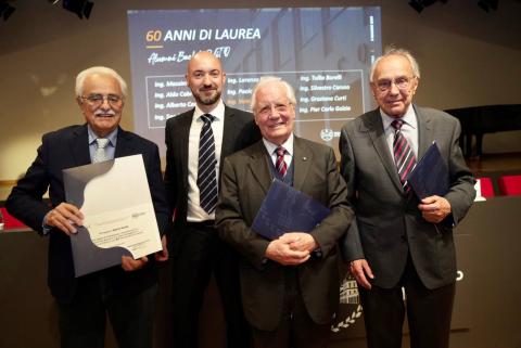 Alcuni Alumni insieme a Felice Vai