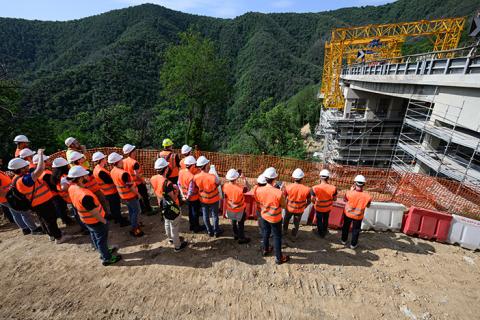Ispezione al viadotto dall'alto