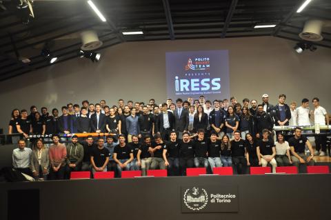 Foto di gruppo per i partecipanti al convegno IRESS