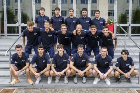 La squadra schierata al completo