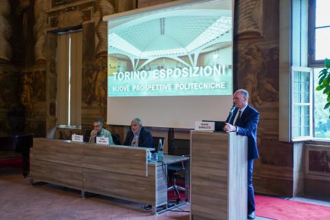Il Rettore introduce l'evento