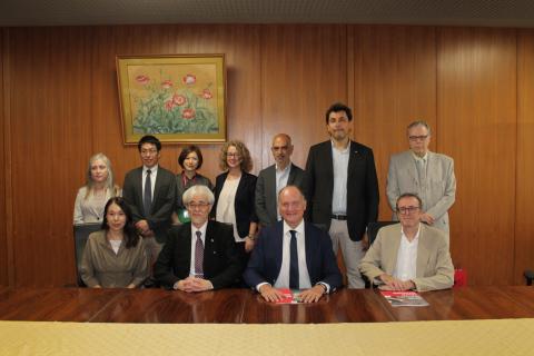 La delegazione in visita alla Ryukoku University