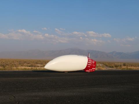 Uno dei prototipi del team in azione nel deserto