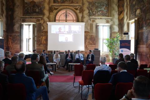 La presentazione al pubblico