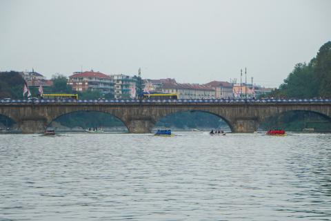 La gara Rowing Regatta in corso 
