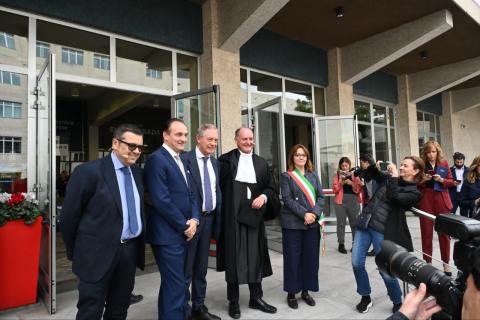 Il Ministro Urso insieme al Direttore Generale Vincenzo Tedesco, al Presidente Cirio, al Rettore Saracco e alla Vice Sindaca della Città di Torino Michela Favaro