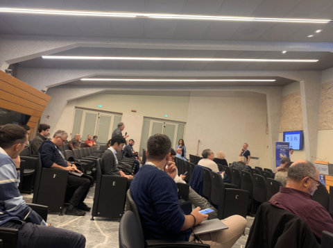 Sala Emma Strada - Guillaume Deffuant speaking
